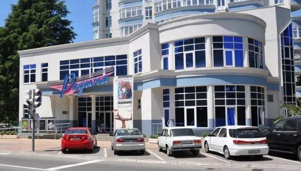 На Кубани столетний кинотеатр в Туапсе будет ремонтировать подрядчик, проваливший ремонт школы по нацпроекту
