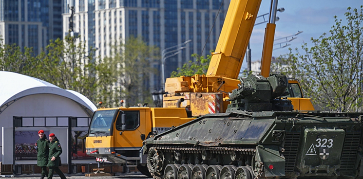 Ко Дню Победы по Москве провезут танки Leopard-2 и другую технику стран НАТО - трофеи армии России покажут на новой выставке Минобороны