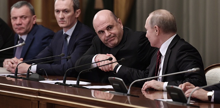 Путин внес на рассмотрение указ о "вечной молодости" чиновников