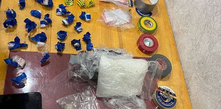 «Мефедроновый куш!» В Краснодаре полицейские обнаружили в квартире приезжего почти 2 килограмма наркотиков