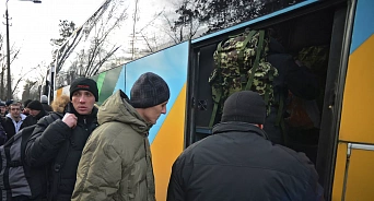 «Горы трупов, но на подходе женщины и дети!» На Украине проходит массовая мобилизация, командование ВСУ готовит контрнаступление