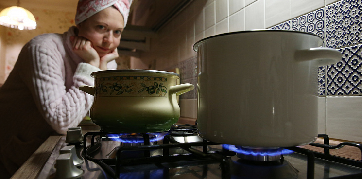 «Ваши обещания - это пустой звук!» В Краснодаре жители нескольких районов остались без горячей воды, в мэрии пообещали устранить проблему, но сроки перенесли