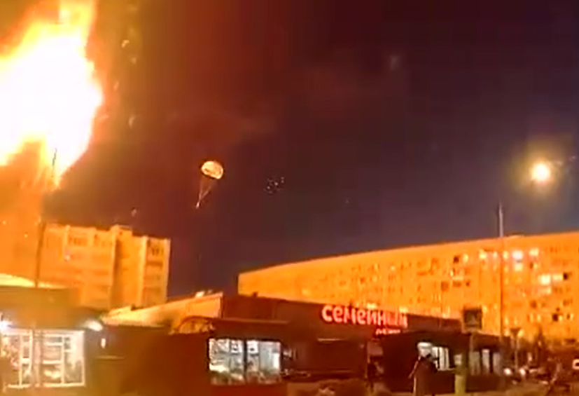 «Птица в двигатель залетела?» Момент падения СУ-34 на девятиэтажный жилой дом попал на видео