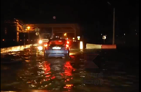 Федеральная трасса в Северском районе Кубани ушла под воду 