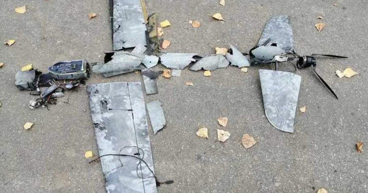 В Славянске-на-Кубани фрагменты БПЛА рухнули на крышу частного дома и в огород