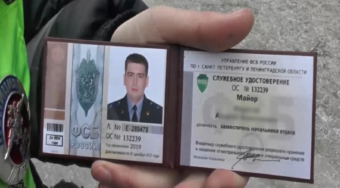 «Да ты знаешь кто я?!» Растёт спрос на фальшивые удостоверения силовиков - покупатели верят, что это их спасёт от мобилизации