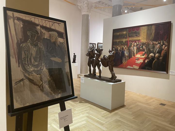 Исчезновение дегенеративной картины «Челюсть Сталина» с выставки об СССР объяснили заботой о детях