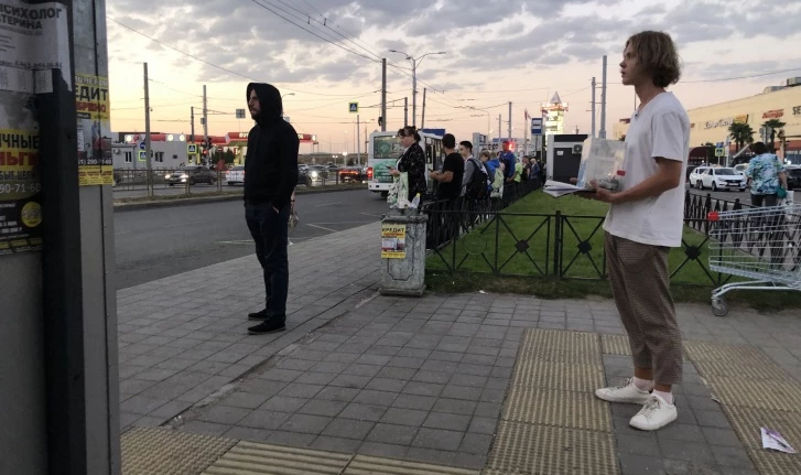 В Краснодаре орудуют мошенники? В маршрутках вновь появился попрошайка с ящиком для пожертвований больному ребёнку