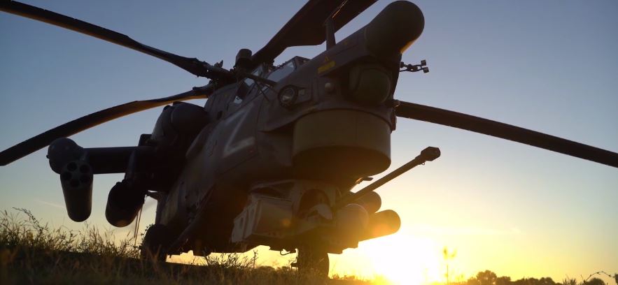 «Никогда без нас!» Экипажи вертолётов ВС РФ поддерживают с воздуха своих товарищей и поражают цели противника – ВИДЕО 