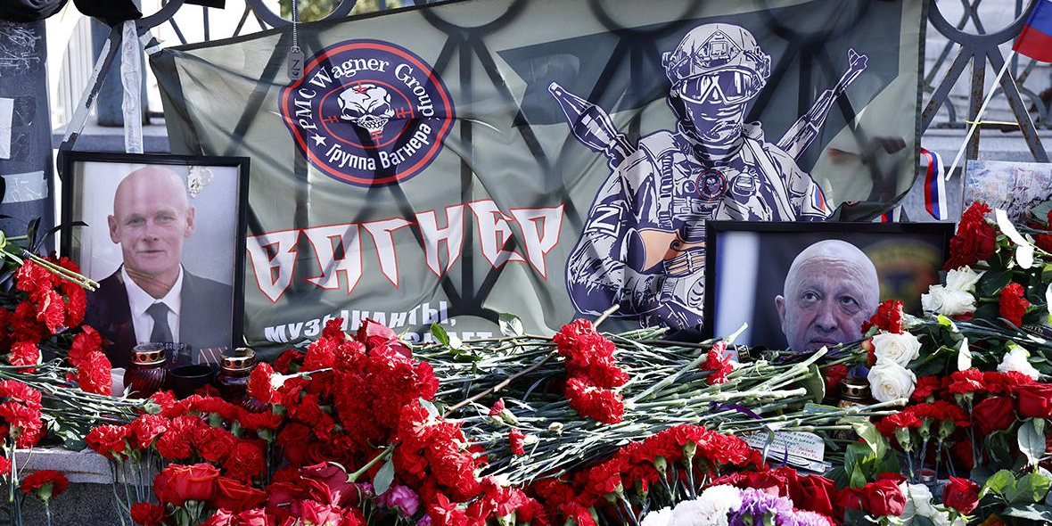 Появились первые фото памятника лидерам мятежа Пригожину и Уткину, установленного на Кубани