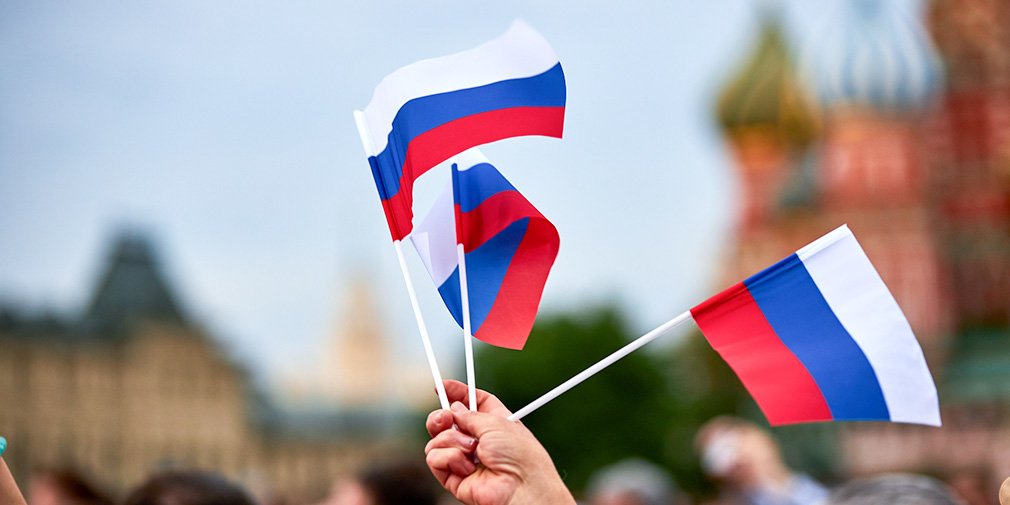В Краснодаре вернувшихся со спецоперации росгвардейцев встретили с флагами – ВИДЕО