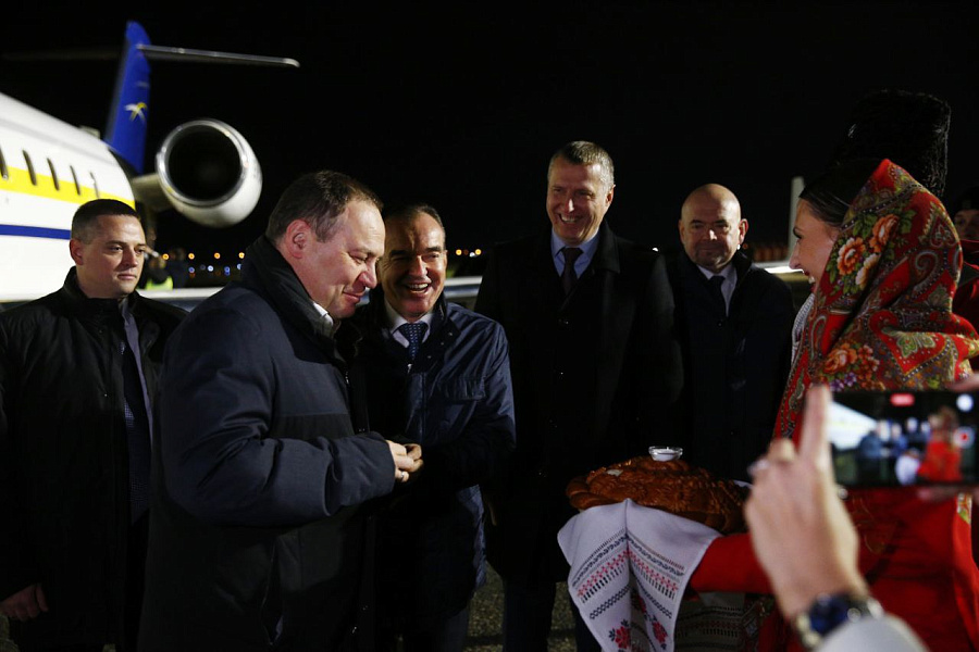 В Краснодаре скоро откроют посольство Белоруссии: в кубанской столице приземлился самолет премьер-министра Головченко