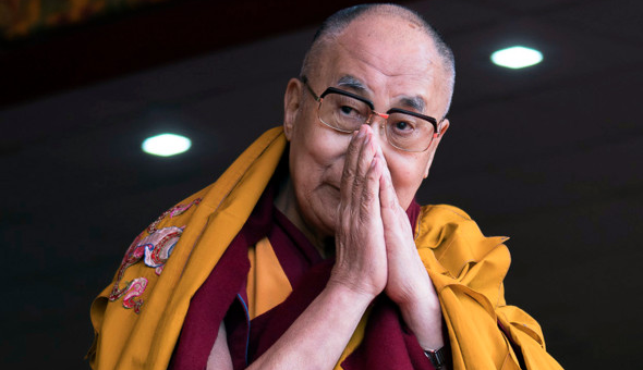 «Деточка, пососи мой язык»: в Индии в офисе Далай-ламы XIV извинились за «невинные» игры первосвященника с детьми- ВИДЕО
