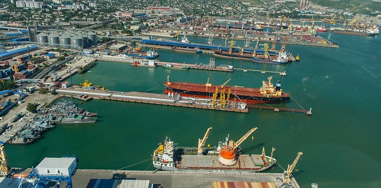Торговый порт в Новороссийске получил штраф за загрязнение Черного моря