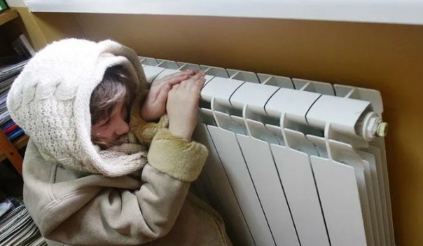 «Без отопления за неделю до зимы! Чем коммунальщики занимались летом?» В Краснодаре в ЮМР опять отключат отопление из-за утечки - ВИДЕО