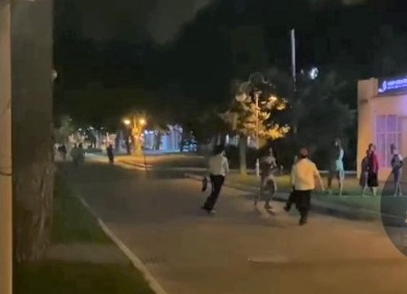 В Геленджике полиция скрутила голого мужчину, обматерившего казаков