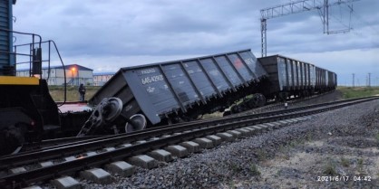 В Темрюкском районе с рельсов сошли грузовые вагоны с углем