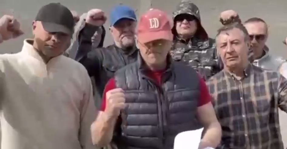 «Дайте оружие! На город могут напасть ВСУ!» Белгородцы просят вооружить ополчение города – власти назвали видео фейком