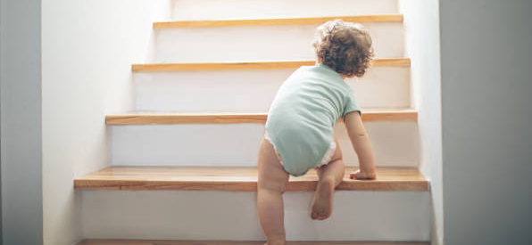 «Новое происшествие с ребёнком»: на Кубани 11-месячный младенец скатился с лестницы