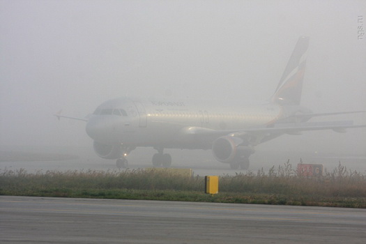 В аэропорту Сочи из-за тумана не смогли приземлиться 16 самолетов