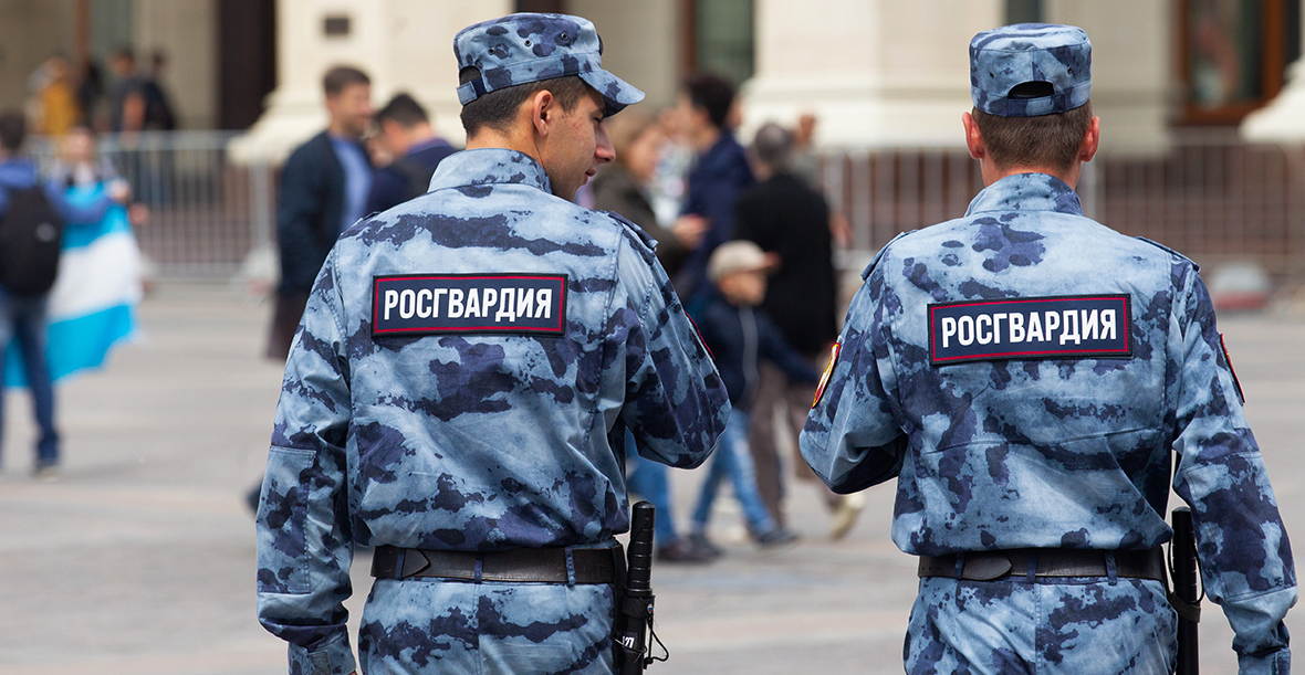В Краснодаре росгвардейцы поймали серийного вора, который вынес из магазина бытовую технику 