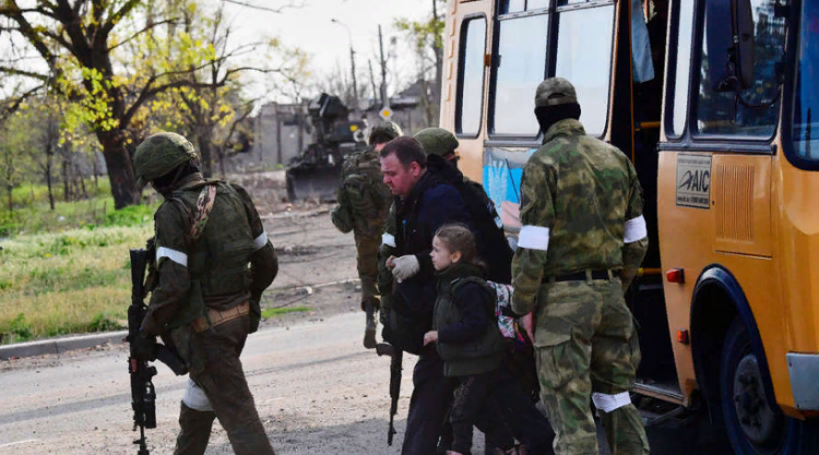 Украинские боевики пытаются покинуть страну под видом беженцев