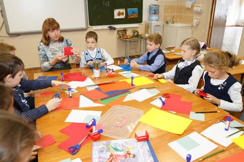 В одной из муниципальных школ Краснодара предлагают продленку почти за 10 тысяч