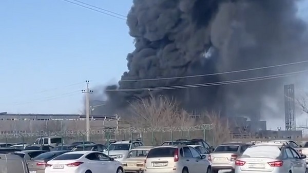 «Версия об украинском БПЛА не подтверждается»: в Ростовской области горит полиэфирный завод, есть пострадавшие