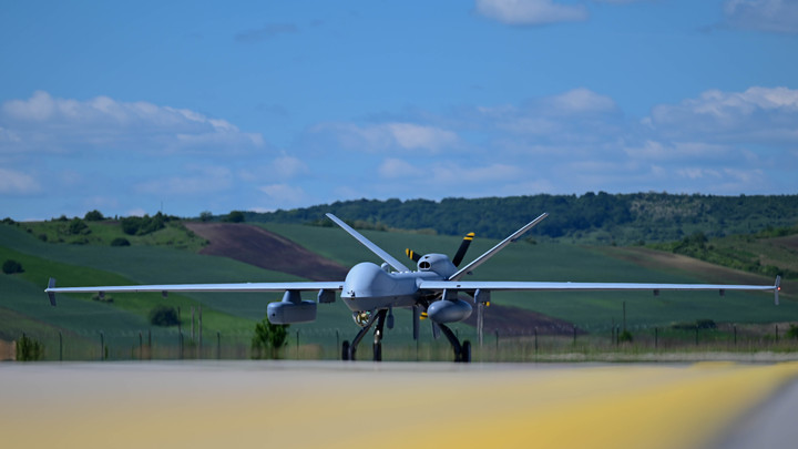 Американский дрон-разведчик MQ-4C Triton у берегов Крыма подал сигнал бедствия