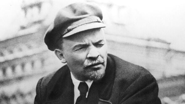 «Гитлер был борцом за вынос Ленина из Мавзолея!» Прилепин заявил, что отношение к основателю СССР является показателем фашизации общества