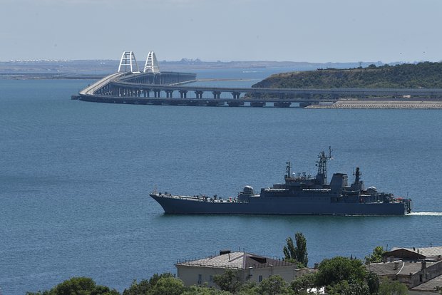 «Оставим крымчан без воды и еды, а потом можно торговаться»: Арестович* признался, что Киев хочет отрезать Крым от России и взять население полуострова в заложники - ВИДЕО