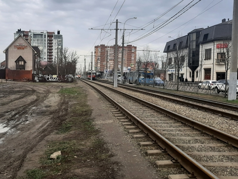 В Краснодаре по просьбам жителей построят тротуар на улице Минской 