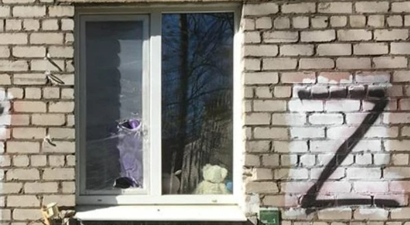 В Херсоне дома эвакуированных в Россию помечают буквами Z и грабят мародеры 