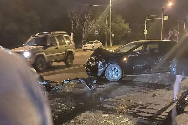 В Краснодаре произошла массовая авария из-за неудачного разворота