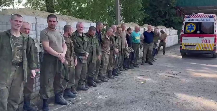 «Они вернулись на Родину!» В Россию прибыло почти полсотни бойцов ВС РФ, которые находились в украинском плену – ВИДЕО 