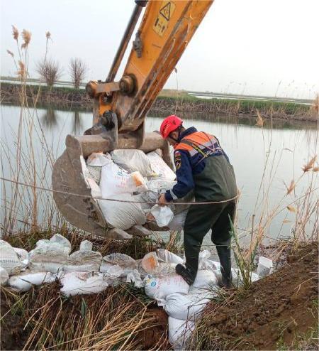 «Утечка ликвидирована!» В Краснодарском крае возникла угроза подтопления хутора