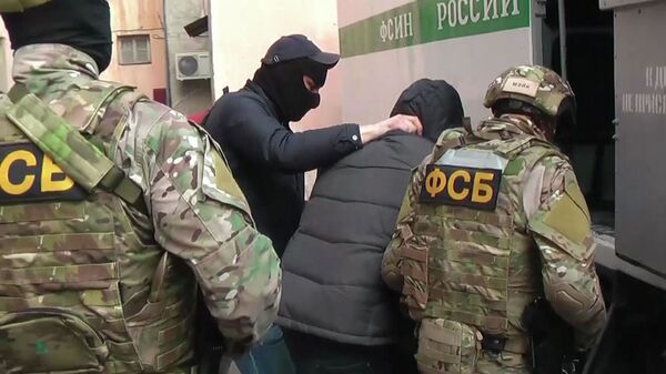 ФСБ возбудила дело на полицейского, который в комментариях в Instagram* призвал Зеленского бомбить Крым