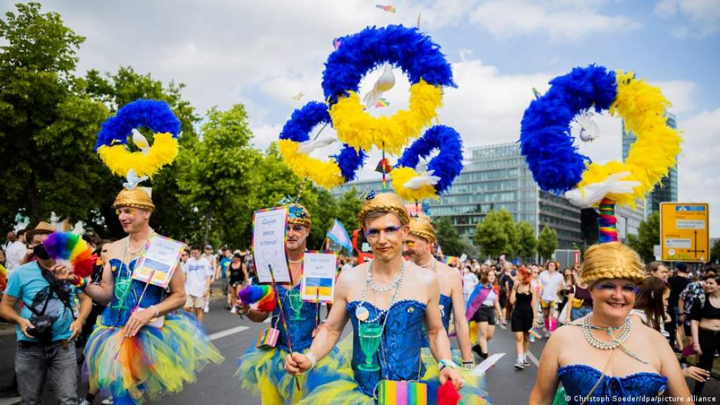 «В НАТО не пустили, в ЕС не пустили, но есть и победы!» Украинцы пройдут в начале колонны на гей-параде в Берлине 