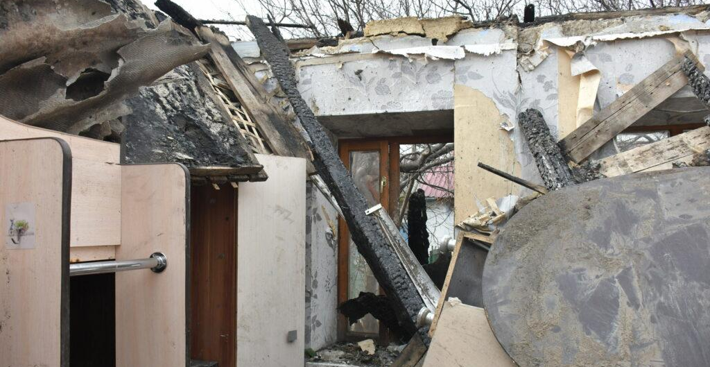 «Два дома вспыхнули, как спички»: на Кубани две семьи потеряли имущество в пожаре 