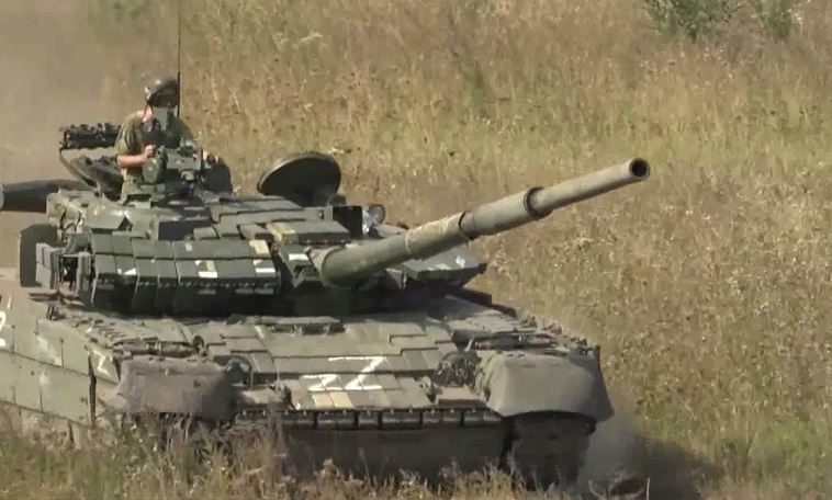 Танковый батальон НМ ДНР успешно наступает на Первомайское в ДНР – ВИДЕО