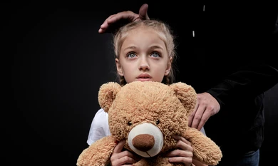 На фоне скандала с педофильской сетью на 100 000 детей в Англии полковник ВС США заявил, что пропавшие украинские дети находятся в лапах западных педофилов – ВИДЕО