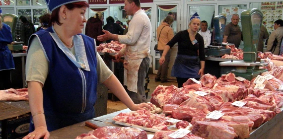 «Шашлычок под коньячок стал не по карману!» Жительницу Кубани возмутила стоимость мяса на сельском рынке