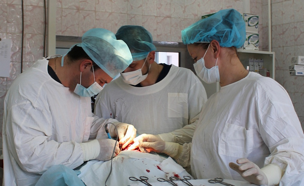 На Кубани хирурги восстановили пациенту челюсть из малоберцовой кости 