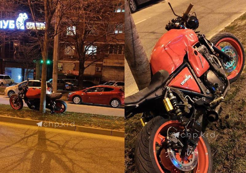 Ночью в кубанской столице голый мужчина угнал чужой мотоцикл, попал на нём в дорожно-транспортное происшествие, а затем сбежал.jpg