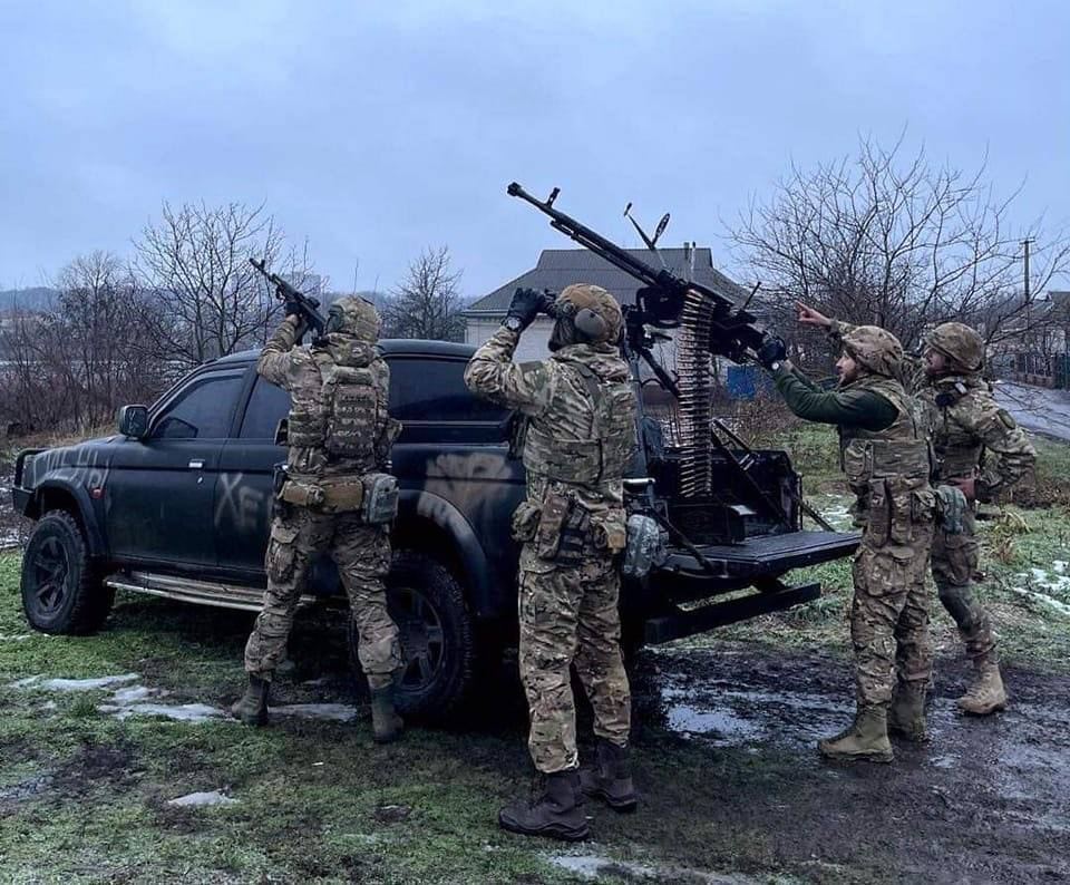 Украинские военные ждут дроны.jpg