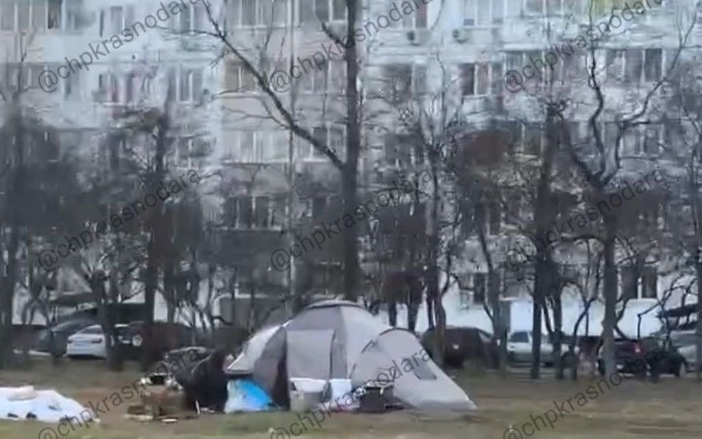 Палатка на улице Краснодара.jpg