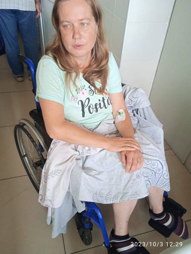 На Кубани женщина обвиняет работодателя-депутата в том, что её парализовало из-за запрета на вызов Скорой помощи.jpg