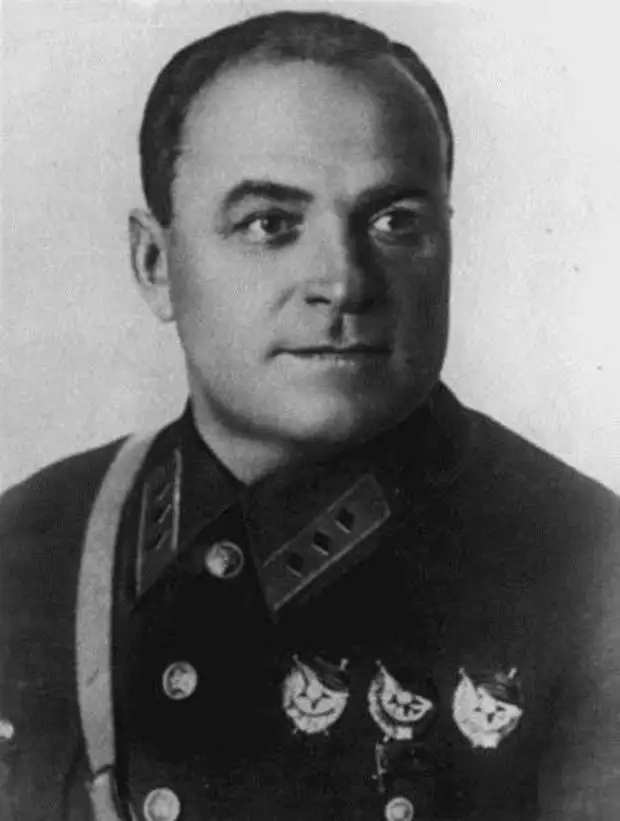Советский командир Епифан Иович Ковтюх.jpg