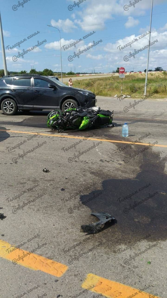 На Кубани мотоциклист врезался в автобус и погиб.jpg