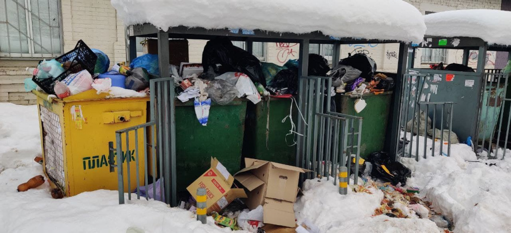 мусор в центре города Краснодара.jpg